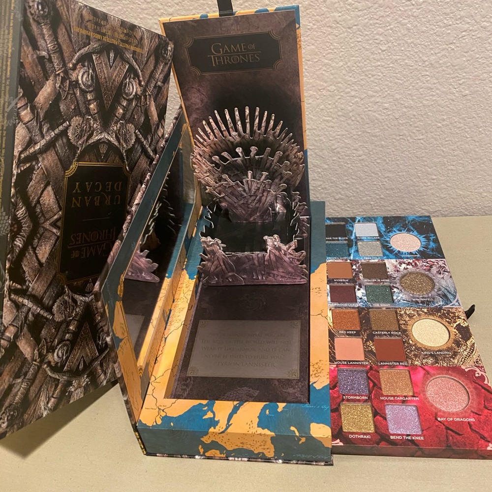 UD Eyeshadow Pallet